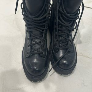 Danner Acadia 8” size 7 Women M